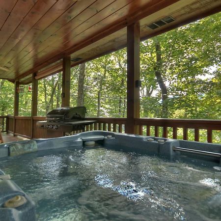 Bearfoot Ridge Wood-Burning Fireplace Cozy Hot Tub Serene Views Ellijay Ngoại thất bức ảnh