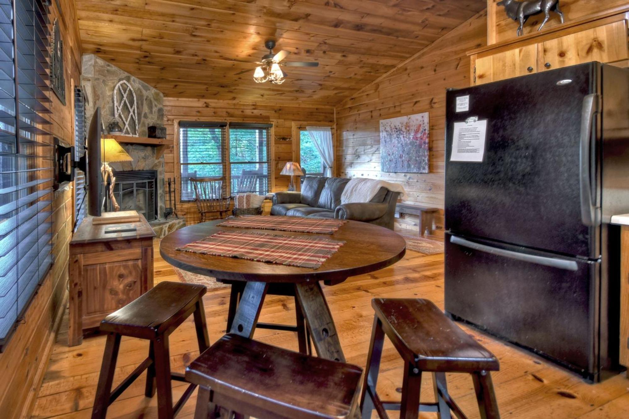 Bearfoot Ridge Wood-Burning Fireplace Cozy Hot Tub Serene Views Ellijay Ngoại thất bức ảnh